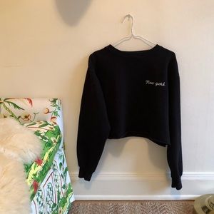 Brandy Melville Sweaters - brandy melville “new york” cropped sweater 🌹 Brandy Melville Sweaters - brandy melville “new york” cropped sweater 🌹